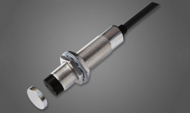 Nuevo tipo de sensor de velocidad de rotación hacia adelante y hacia atrás